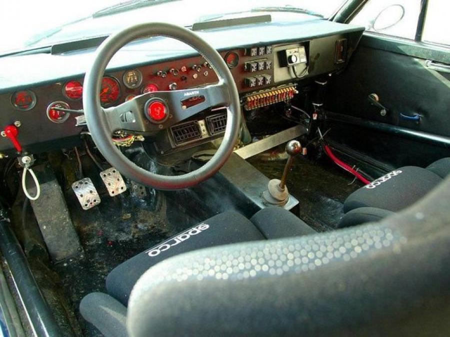 Торпедо Fiat Abarth 131 Rally Corsa 1976 года  (фото 8 из 22)